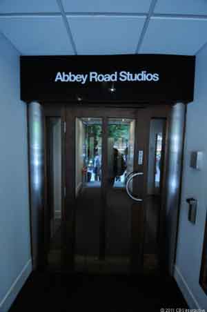 Abbey Road в свои 80 (тур по знаменитой студии звукозаписи в 30 фотографиях)