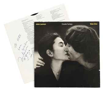 Альбом, подписанный Ленноном перед гибелью, продан за 39 тыс. долларов