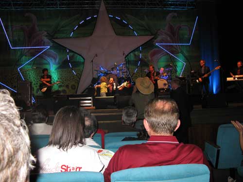  Ринго Старр и его группа 4 июня концертом в Киеве открыли свой европейский тур 2011 года 